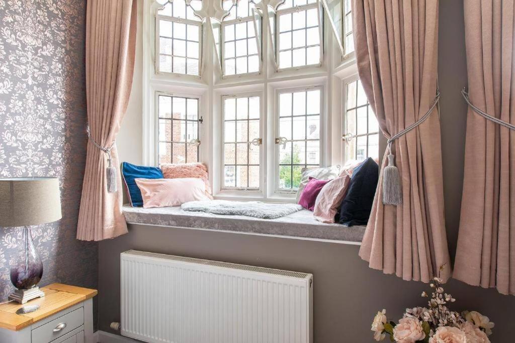 The Most Central Apartment In Canterbury Stunning Interiors, Fully Equipped, City Views And Free Wifi! Exteriör bild