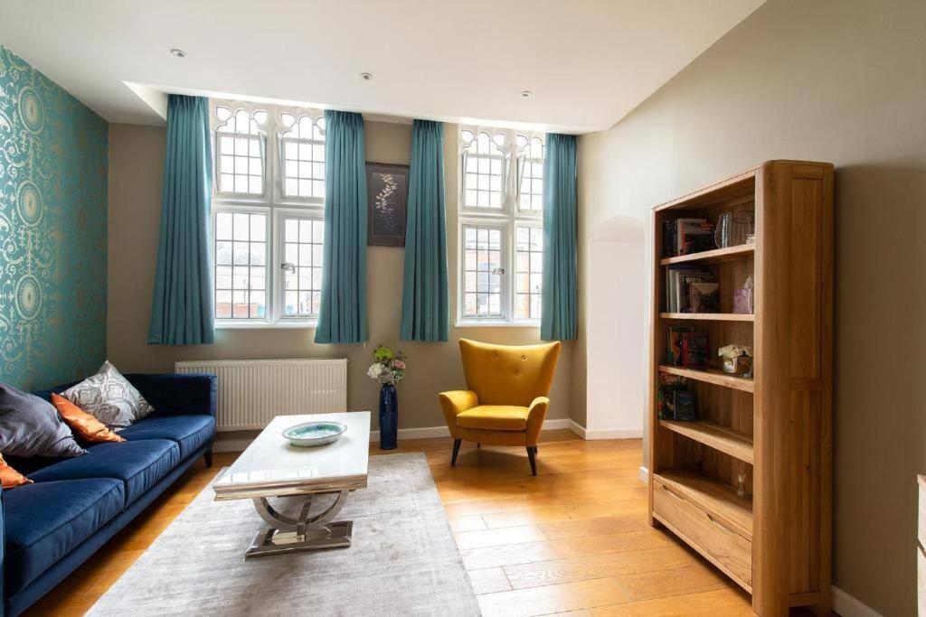 The Most Central Apartment In Canterbury Stunning Interiors, Fully Equipped, City Views And Free Wifi! Exteriör bild