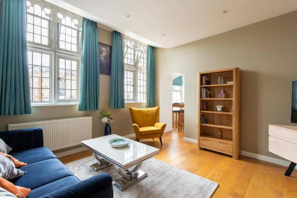 The Most Central Apartment In Canterbury Stunning Interiors, Fully Equipped, City Views And Free Wifi! Exteriör bild