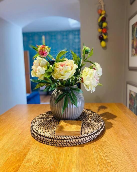 The Most Central Apartment In Canterbury Stunning Interiors, Fully Equipped, City Views And Free Wifi! Exteriör bild