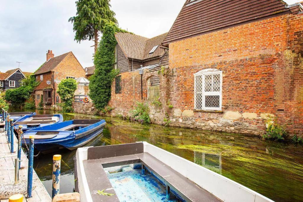 The Most Central Apartment In Canterbury Stunning Interiors, Fully Equipped, City Views And Free Wifi! Exteriör bild