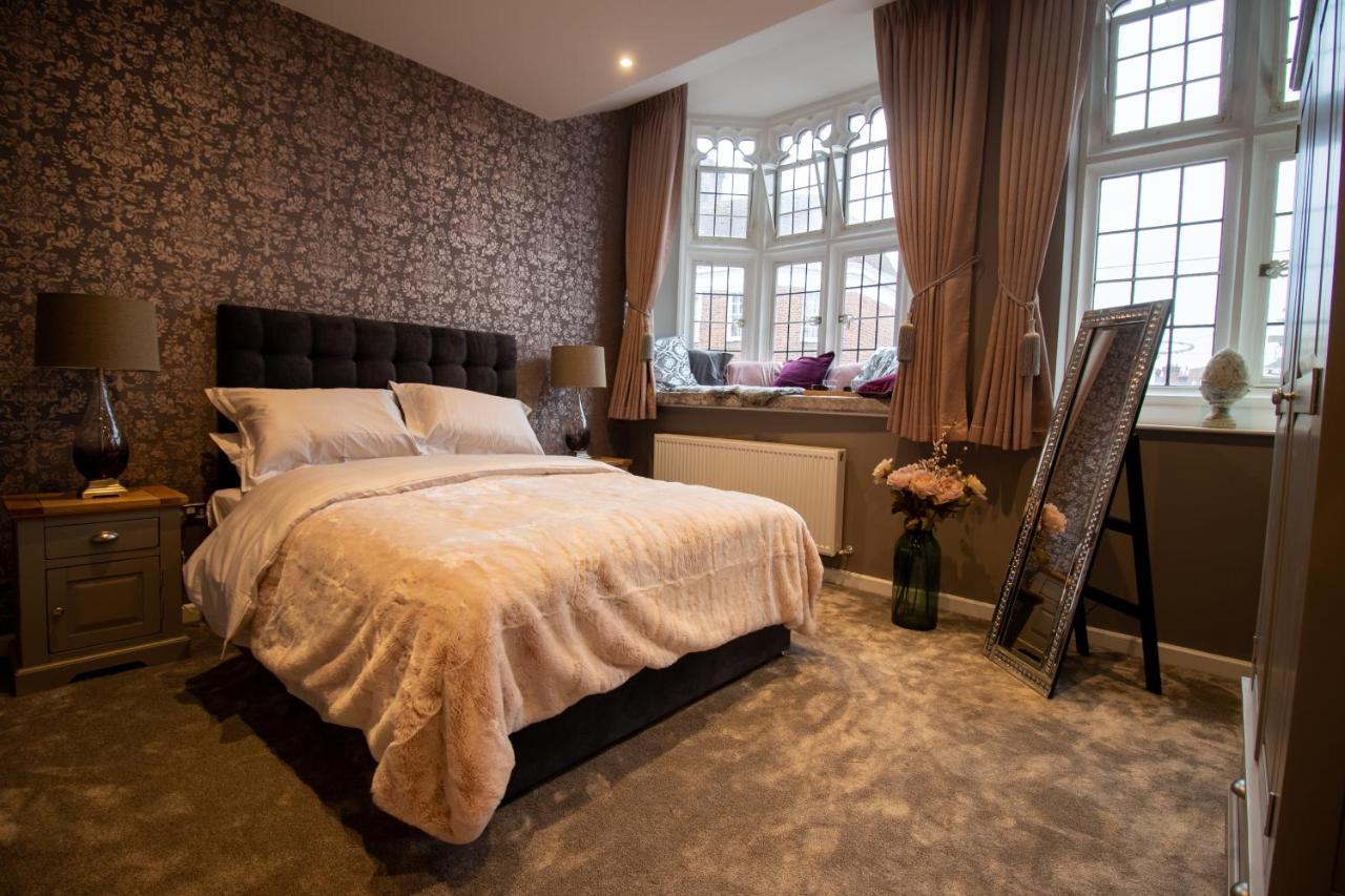 The Most Central Apartment In Canterbury Stunning Interiors, Fully Equipped, City Views And Free Wifi! Exteriör bild