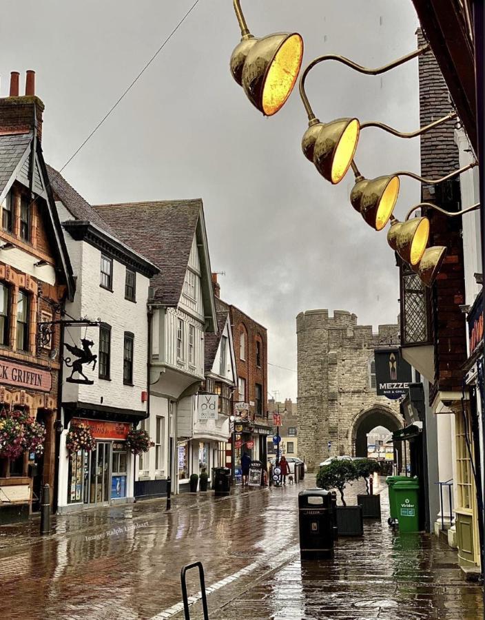 The Most Central Apartment In Canterbury Stunning Interiors, Fully Equipped, City Views And Free Wifi! Exteriör bild